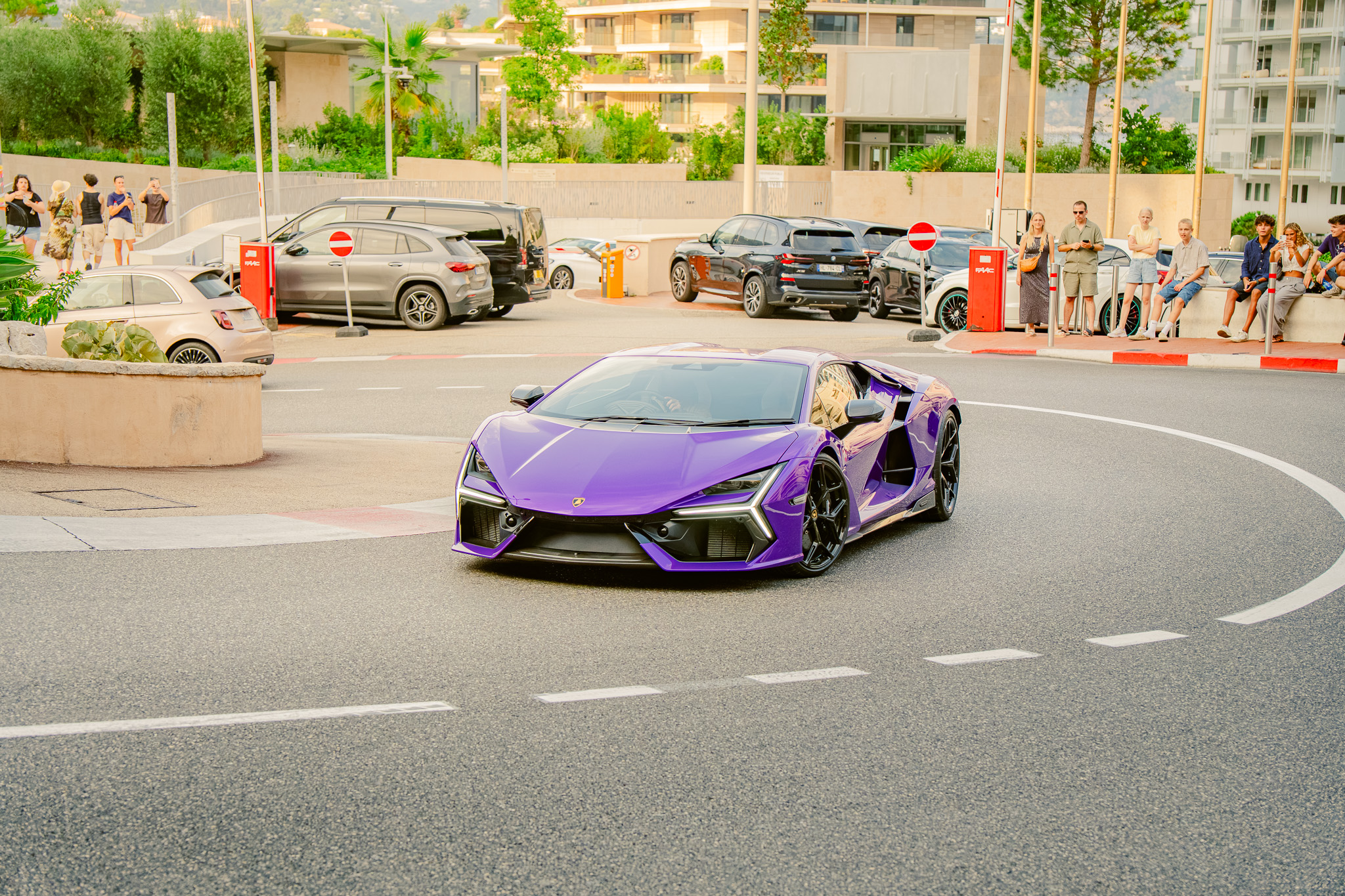 Automobile